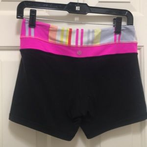 Lululemon size 6 wunder shorts reversible 6”